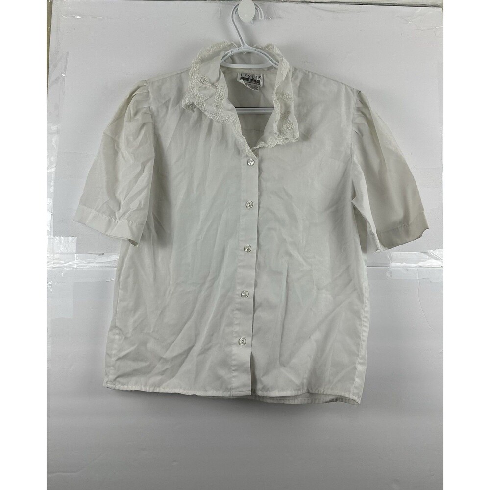 Leslie Fay Petite Sportswear Sz 8 White Blouse Lace Collar Button Up